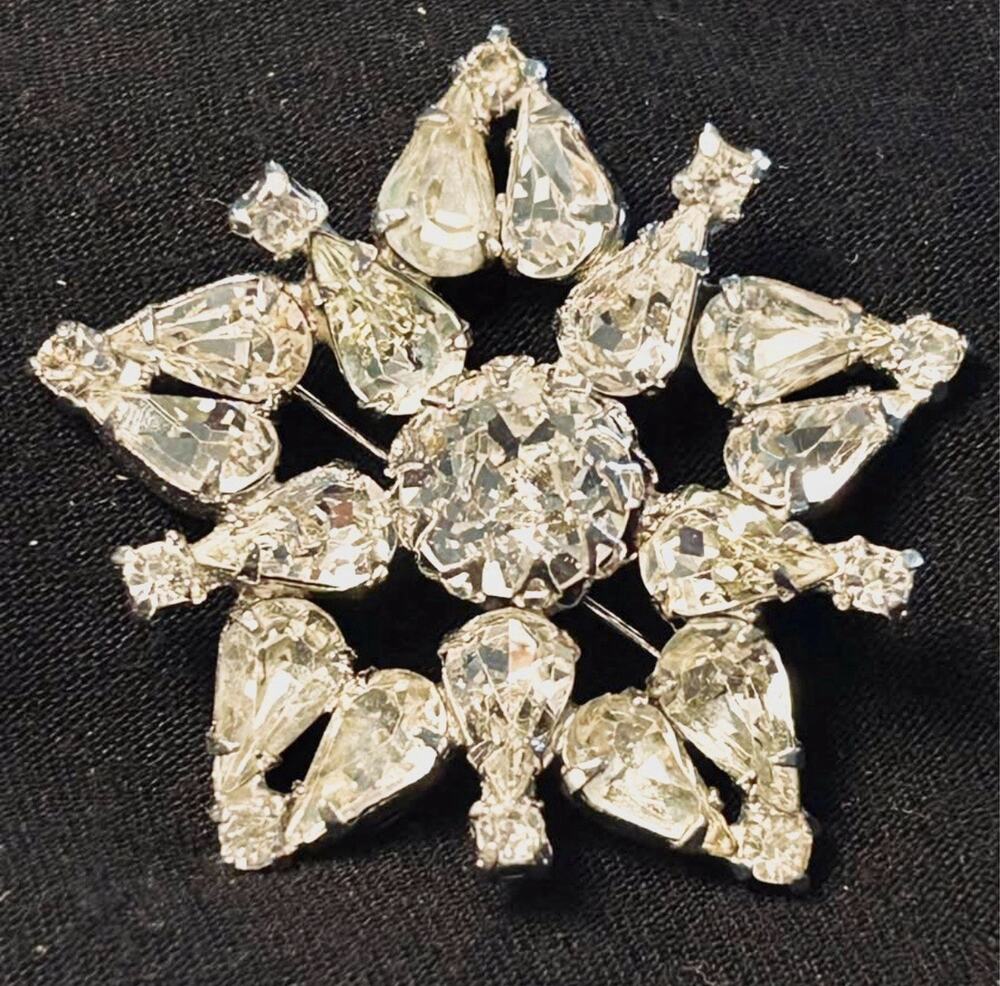 Vintage KRAMER Clear Rhinestone Brooch Pear Cut Crystal Snowflake Signed
